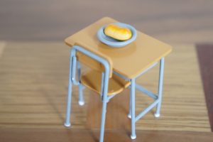 学校、給食